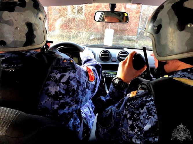 В Ростове-на-Дону сотрудники Росгвардии задержали подозреваемого в нанесении ножевых ранений двоим гражданам