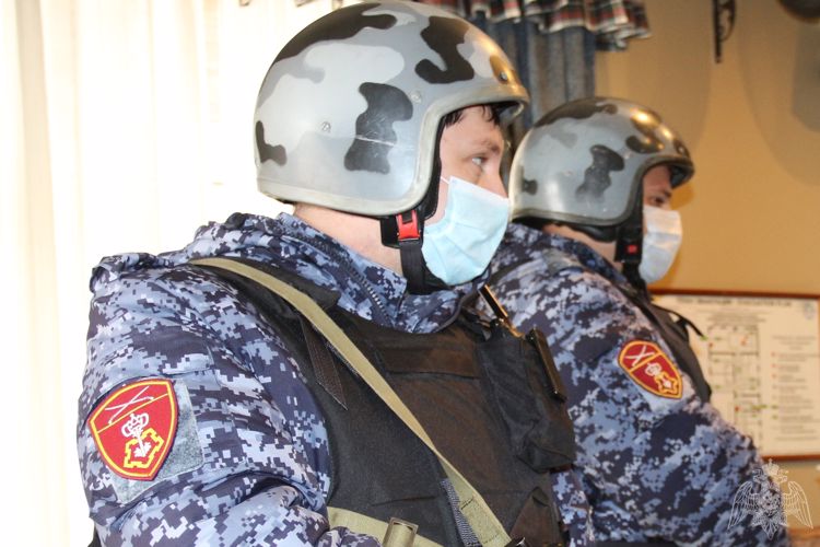 Подозреваемого в причинении вреда здоровью человека задержали росгвардейцы в ростовской области
