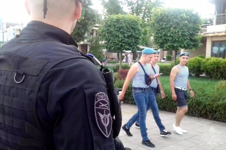 Донские росгвардейцы обеспечили охрану правопорядка в период празднования Дня ВДВ