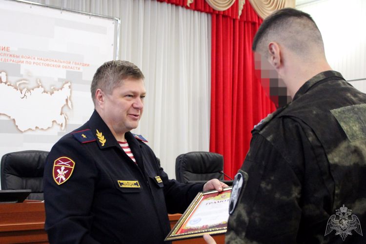 Сотрудники ростовского СОБР Росгвардии отмечают профессиональный праздник
