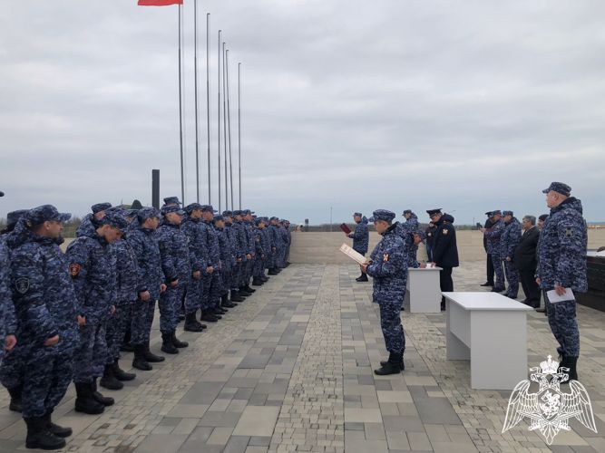 Тридцать семь молодых росгвардейцев присягнули на верность Родине