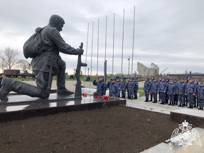 Тридцать семь молодых росгвардейцев присягнули на верность Родине