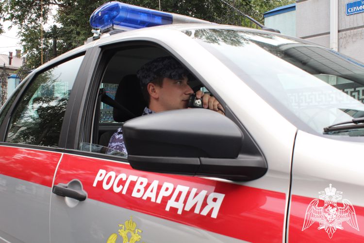 Росгвардейцы обеспечили правопорядок во время последних звонков в Ростовской области
