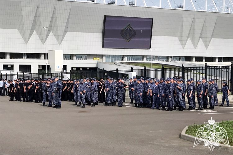 Росгвардейцы обеспечили безопасность проведения футбольного матча РПЛ в Ростове-на-Дону