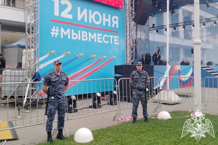 Безопасность празднования Дня России обеспечивает Росгвардия в Ростовской области 
