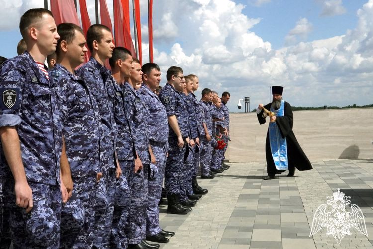 Церемония приведения к присяге нового пополнения Росгвардии состоялась в Ростовской области