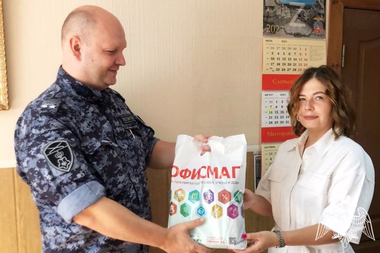 Росгвардейцы из Ростова-на-Дону присоединились к благотворительной акции, адресованной детям из малообеспеченных семей