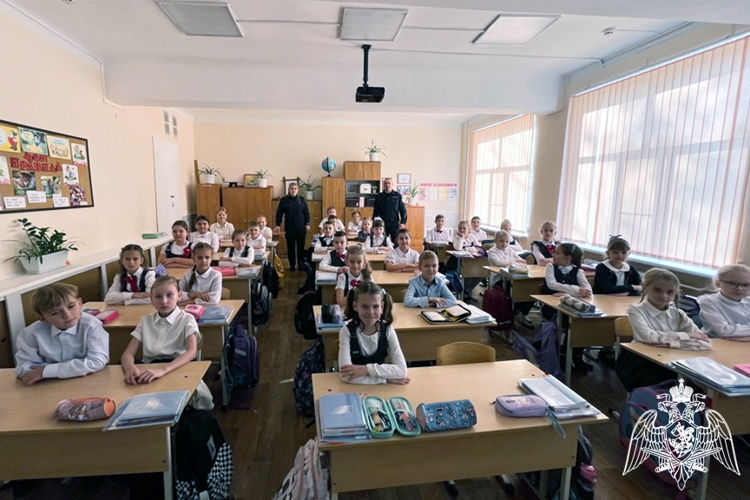  Дань уважения героям Отечества отдали росгвардейцы в Ростовской области 