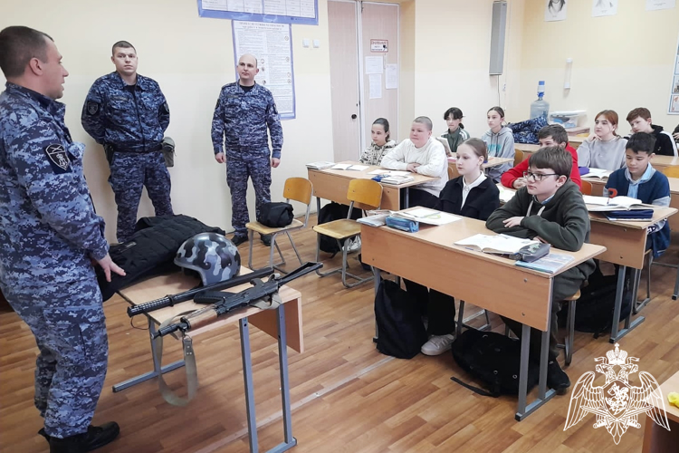 Дань памяти стойкости защитников Ленинграда отдали росгвардейцы в Ростовской области