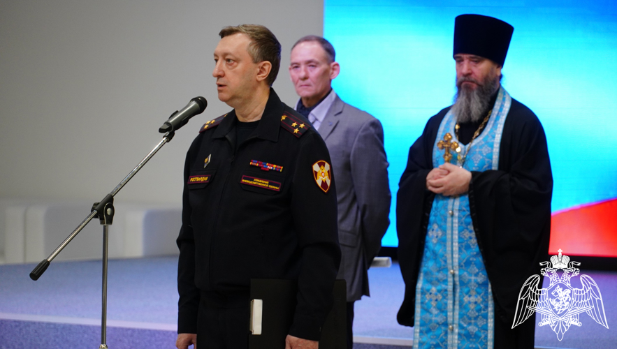 Молодые росгвардейцы приняли присягу в Ростовской области