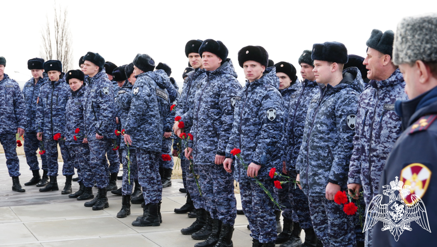 Молодые росгвардейцы приняли присягу в Ростовской области