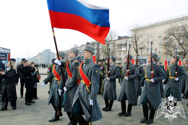 Память освободителей Ростова-на-Дону почтили представители Росгвардии 