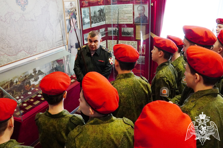 Юные дончане узнали об истории войск национальной гвардии Российской Федерации 
