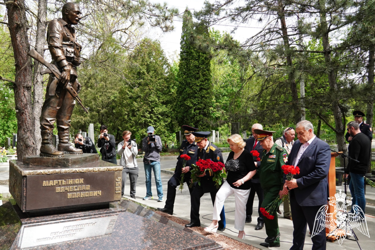 Память первого командира ростовского СОБР Росгвардии увековечили в донской столице