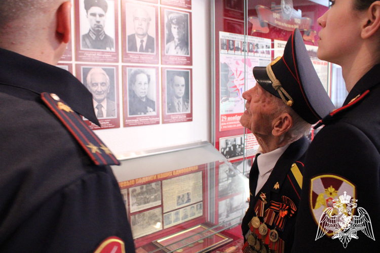 В Ростове-на-Дону росгвардейцы исполнили мечту 98-летнего ветерана-фронтовика Великой Отечественной войны
