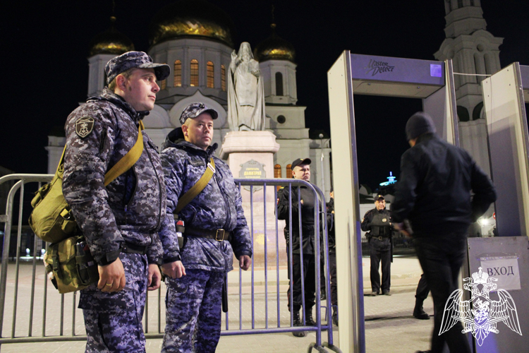 Росгвардия обеспечила правопорядок во время празднования православной Пасхи в Ростовской области