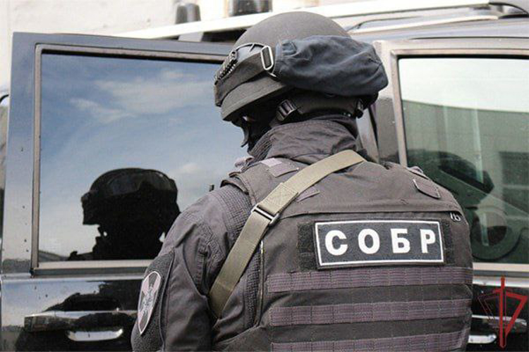 При силовой поддержке Росгвардии задержаны организаторы нелегальной миграции в РФ