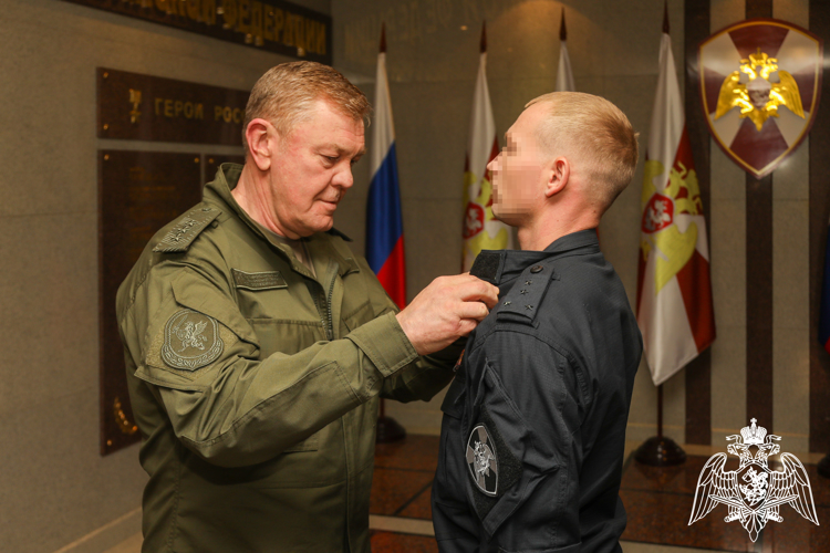 Генерал-полковник Владислав Ершов вручил награды сотрудникам Росгвардии в Ростове-на-Дону