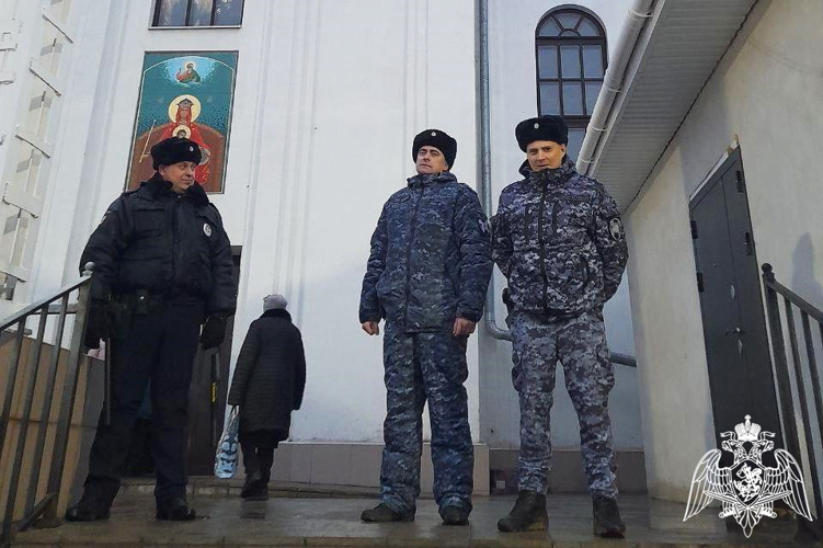 В Ростовской области росгвардейцы приняли участие в праздновании Крещения Господня 