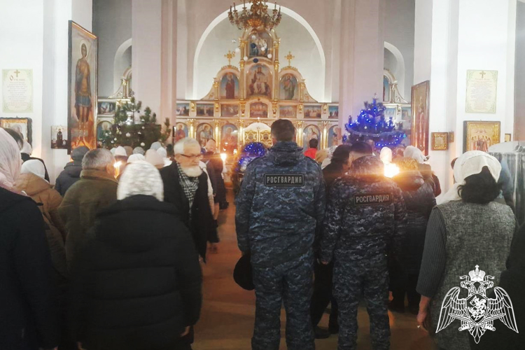 В Ростовской области росгвардейцы приняли участие в праздновании Крещения Господня 