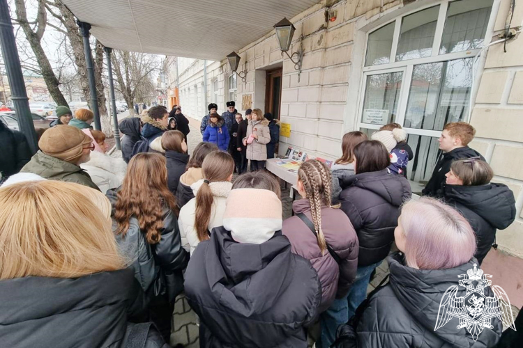 Память защитников Ленинграда почтили росгвардейцы в Ростовской области