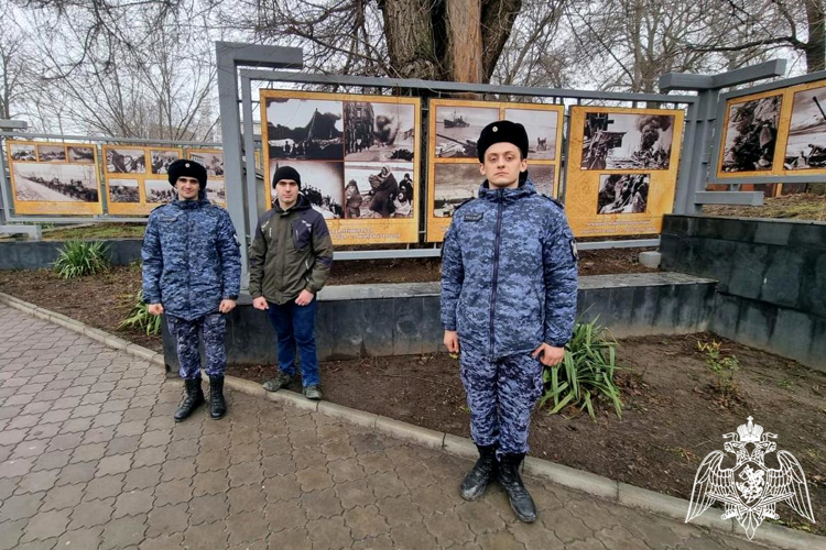 Память защитников Ленинграда почтили росгвардейцы в Ростовской области