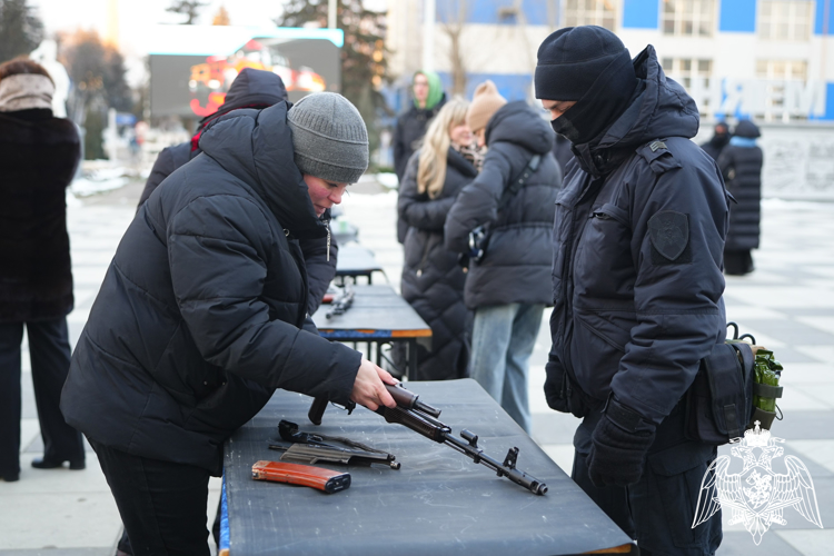 Росгвардейцы из Ростовской области провели тематические мероприятия в честь Дня защитника Отечества 
