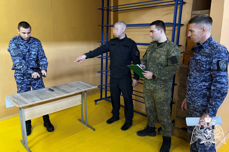 Росгвардейцы из Ростовской области провели тематические мероприятия в честь Дня защитника Отечества 