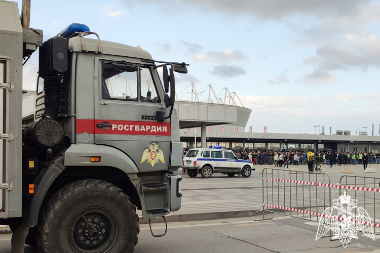Охрану правопорядка во время футбольного матча РПЛ обеспечили росгвардейцы в Ростове-на-Дону