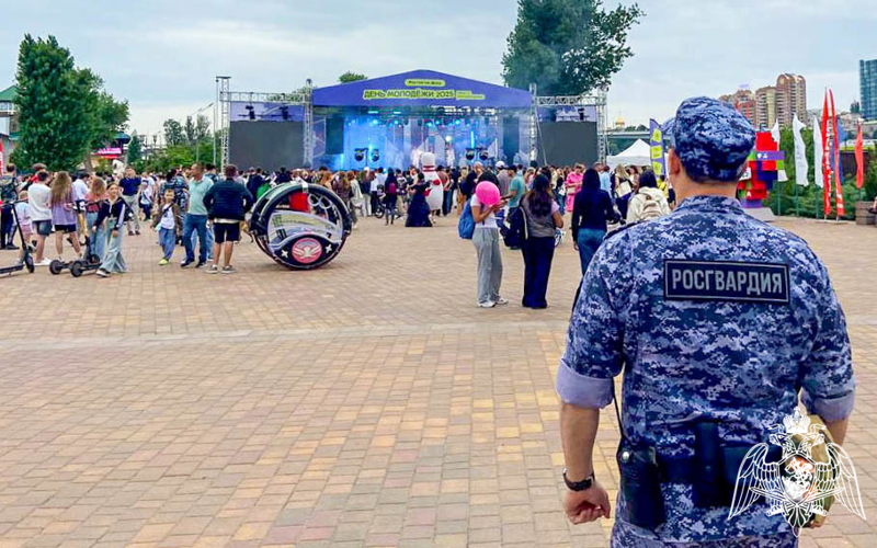 В донской столице росгвардейцы обеспечили безопасность празднования Дня молодежи 