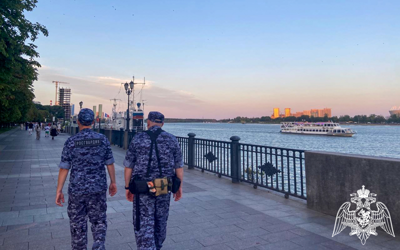 Росгвардейцы обеспечили охрану правопорядка в период празднования Дня ВМФ на Дону