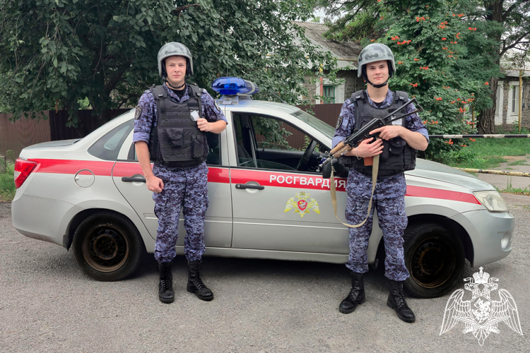В Ростовской области росгвардейцы задержали подозреваемого в нанесении ножевого ранения