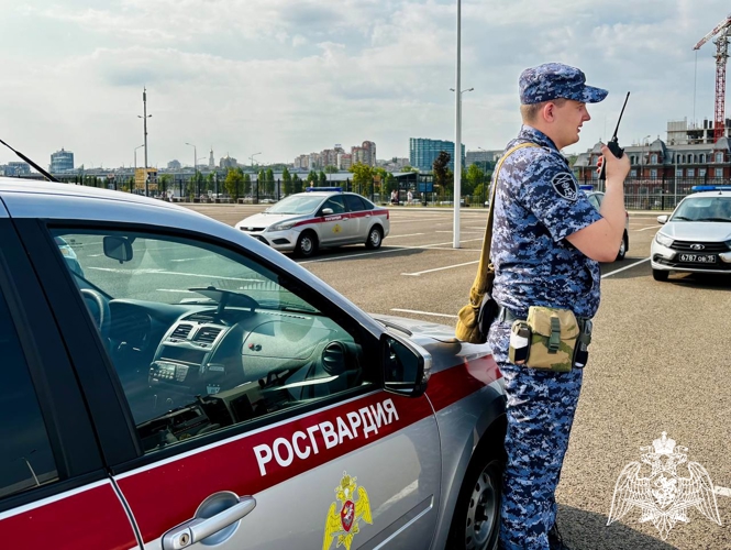 Росгвардия обеспечила правопорядок на футбольном матче РПЛ в Ростове-на-Дону