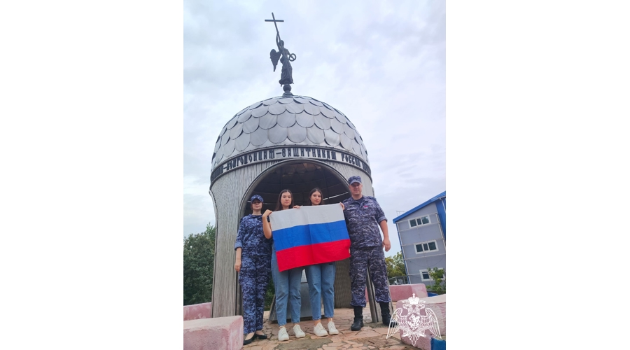 РОСГВАРДЕЙЦЫ ПРОВЕЛИ ПРАЗДНИЧНЫЕ МЕРОПРИЯТИЯ С ПОДРАСТАЮЩИМ ПОКОЛЕНИЕМ В РОСТОВСКОЙ ОБЛАСТИ