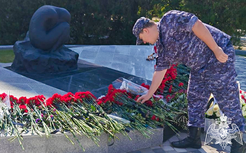 В Ростовской области росгвардейцы почтили память жертв теракта