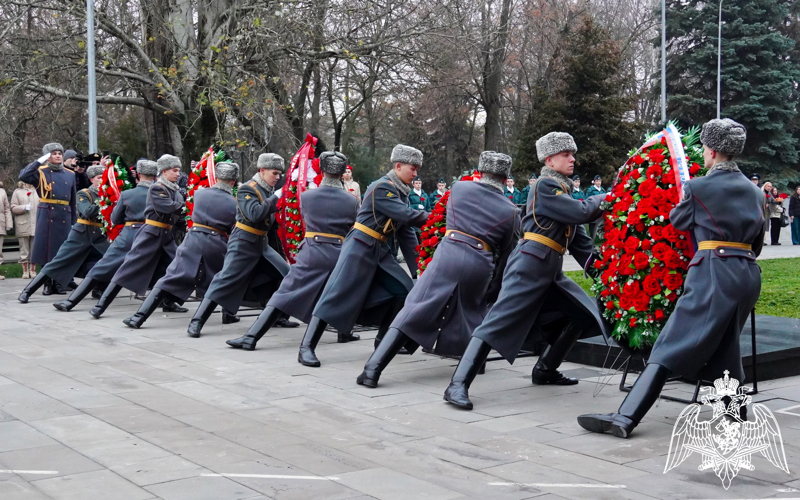 Представитель Росгвардии почтил память первых освободителей Ростова-на-Дону