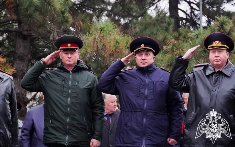 Представитель Росгвардии почтил память первых освободителей Ростова-на-Дону