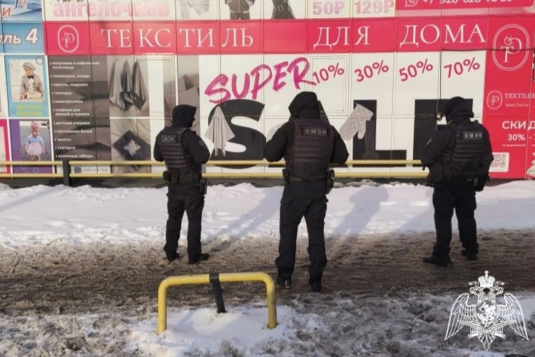 Сотрудники Росгвардии оказали содействие правоохранительным органам в приостановлении деятельности торговых объектов в Ростове-на-Дону