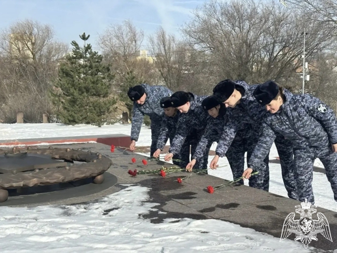 В Ростовской области рогсвардейцы возложили цветы в память о героях Сталинградской битвы 