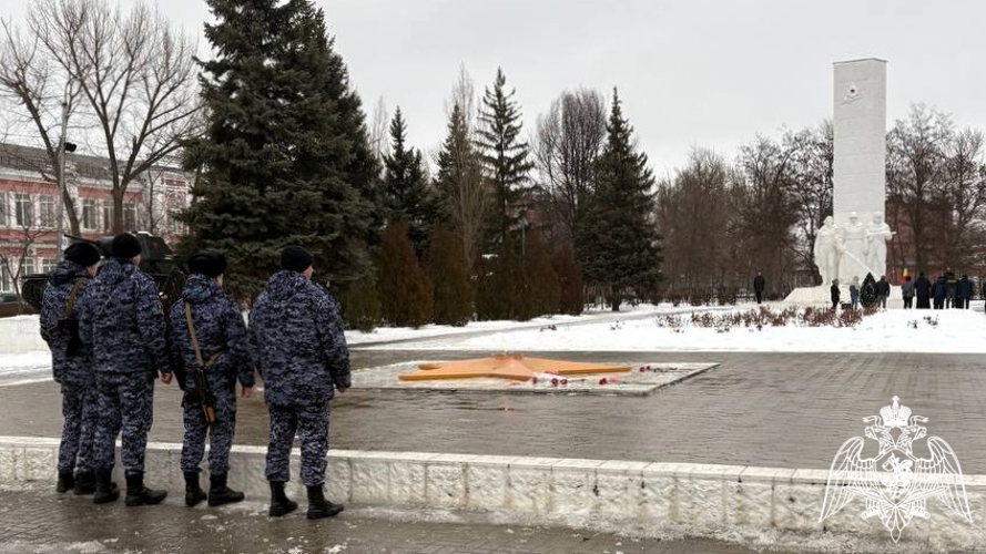Сотрудники Росгвардии почтили память освободителей Ростовской области