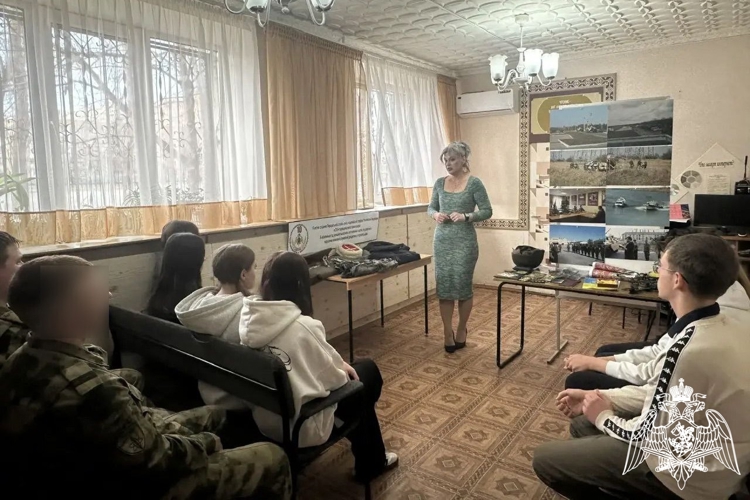 Росгвардейцы провели урок мужества для школьников в Ростовской области