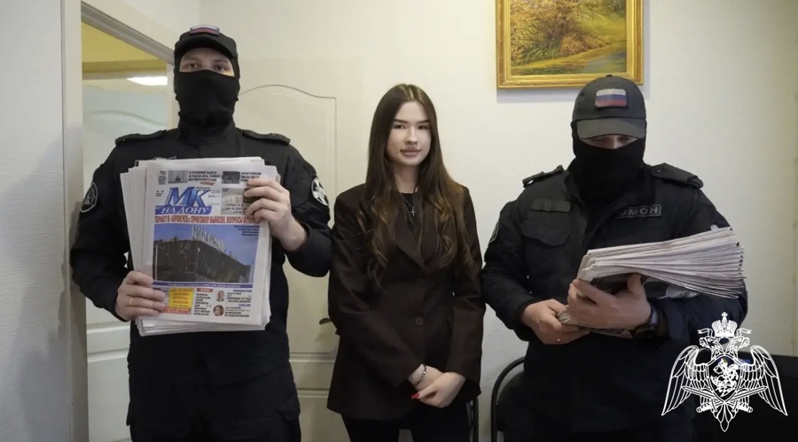 В Ростовской области росгвардейцы совместно с редакторами печатных изданий передали свежую прессу в зону СВО