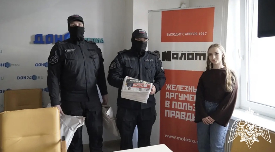 В Ростовской области росгвардейцы совместно с редакторами печатных изданий передали свежую прессу в зону СВО