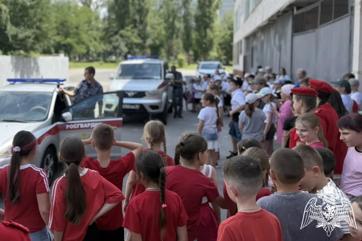 В период летних каникул росгвардейцы провели уроки мужества для школьников в Ростове-на-Дону